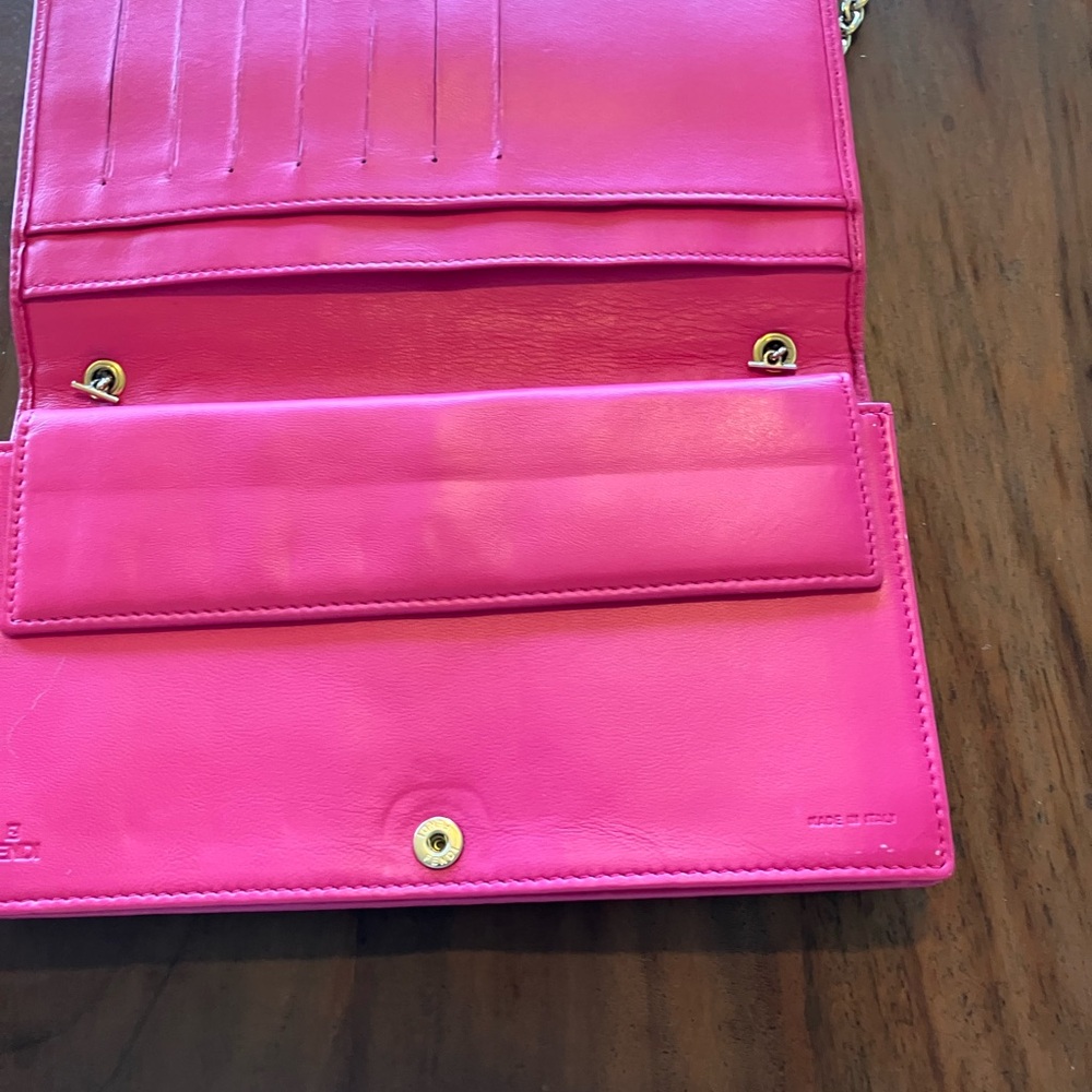 Fendi Pink Quilted wallet on a Chain beautiful condition! - Picture 3 of 8